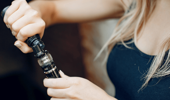 Best Vapes with Screens You Can’t Miss in 2025